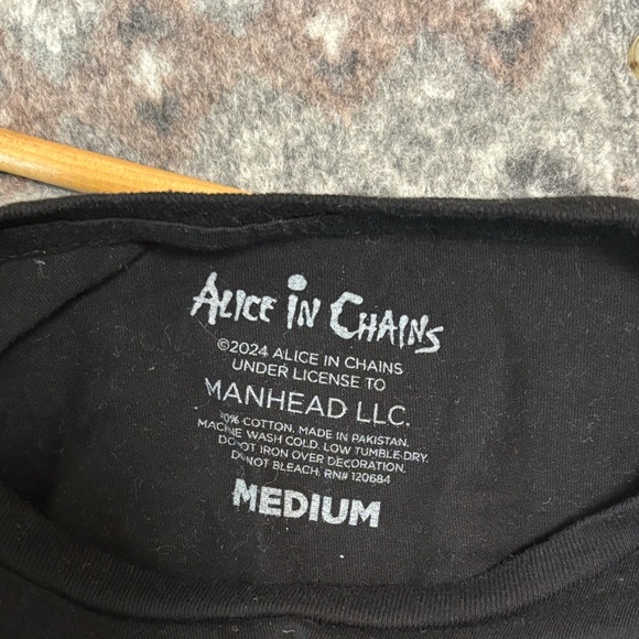 Alice In Chains Graphic Tee - Picture 2 of 2